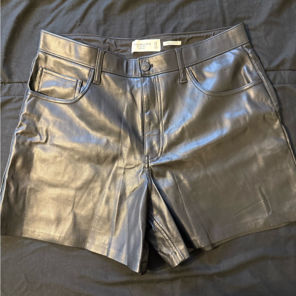 Abercrombie & Fitch High Rise Dad Shorts Black Vegan Leather